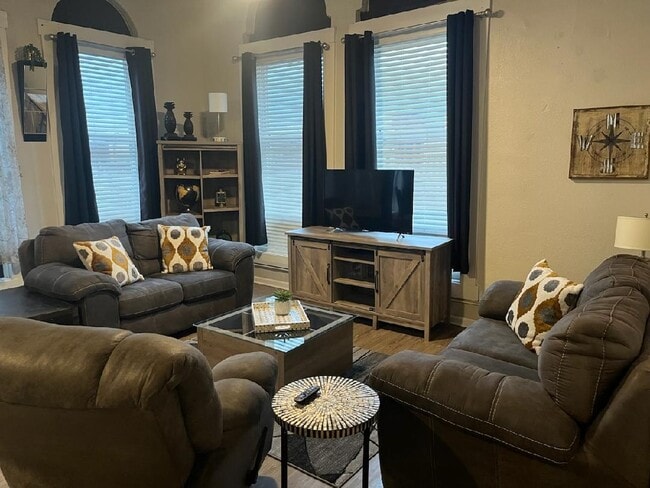 Photo - 229 Broadway St Unidad 301