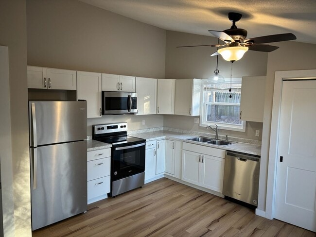 Photo - 3BR/2.5BA Home Available 12/1