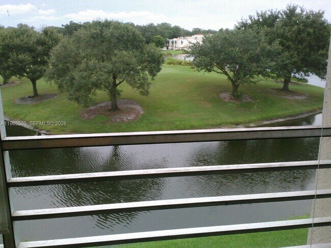 Photo - 9470 Poinciana Pl Unit 301