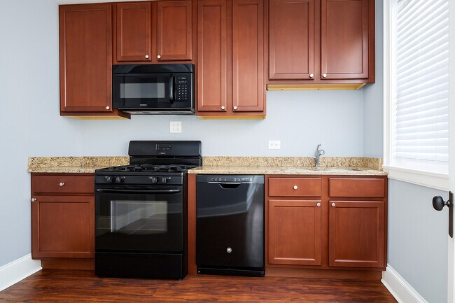 Photo - 3909 N Lamon Ave Unit 2N