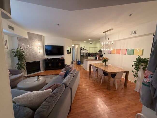 Photo - 2901 Wyandot St Unidad 17 Rental