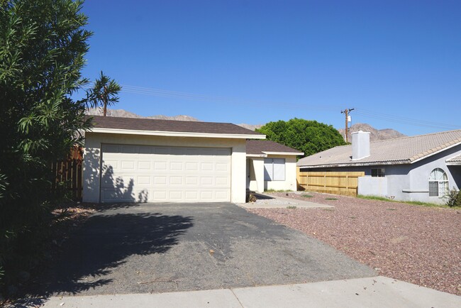 Building Photo - 52601 Avenida Navarro