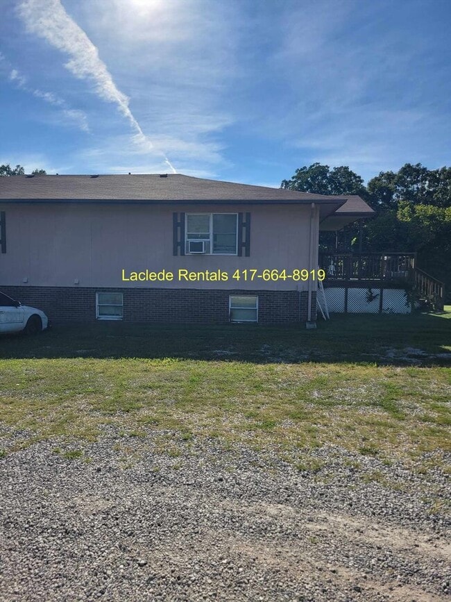 Building Photo - 2 BEDROOM 1 BATHROOM APARTMENT FOR RENT