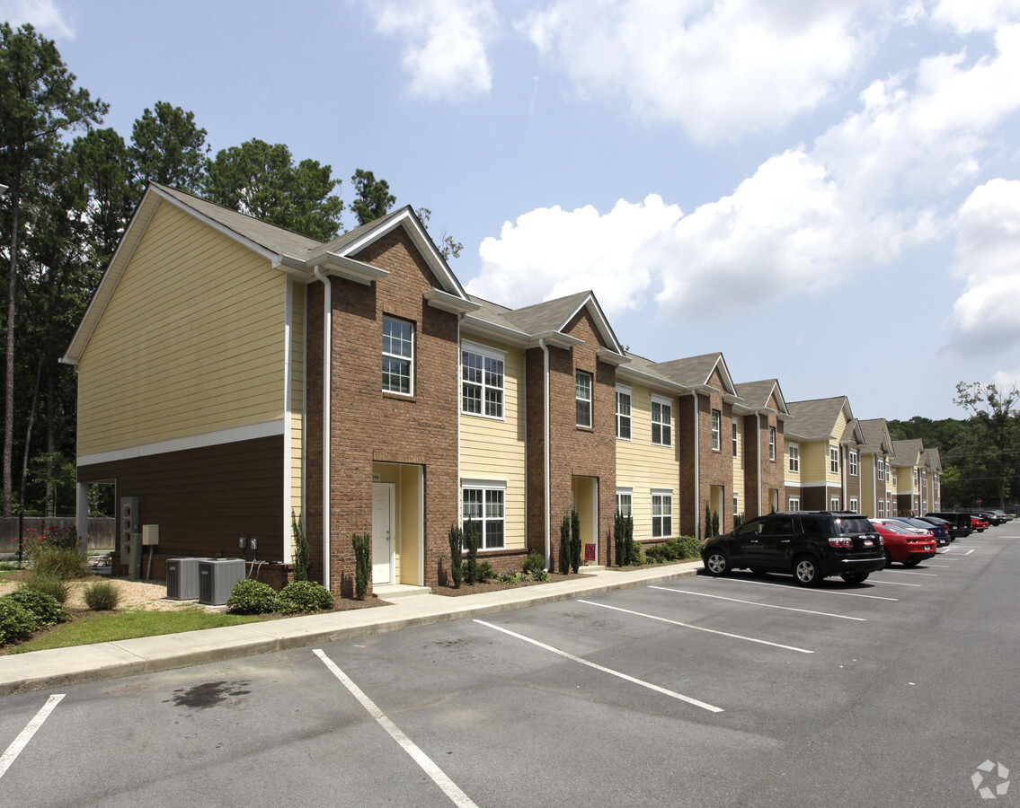 Woodbridge Apartments - Woodbridge Apartments