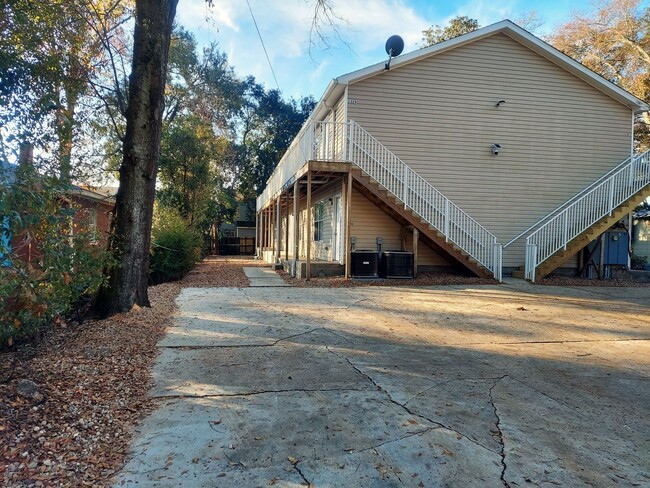 Spacious 3BR/3 Bath Townhome in Tallahassee - Spacious 3BR/3 Bath Townhome in Tallahassee