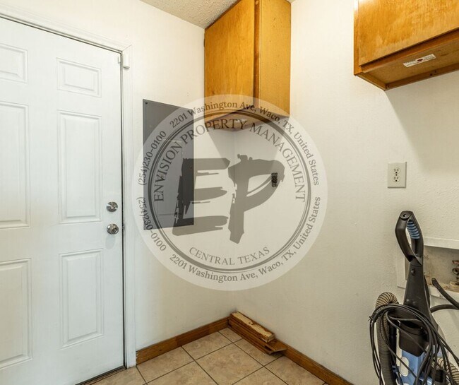 Photo - 140 County Rd 1604