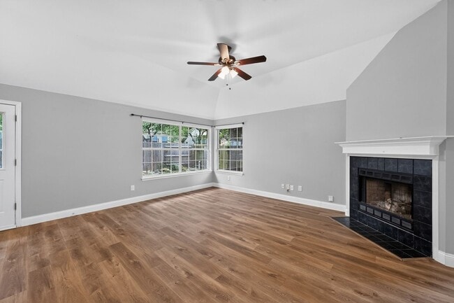 Photo - 3822 Newland Dr
