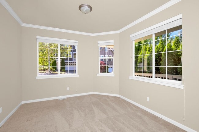 Photo - Redmond 5 Bedroom Charmer