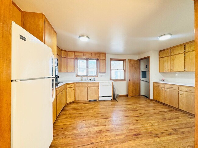 Photo - 5 bed 2 bath ranch with finished basement ...