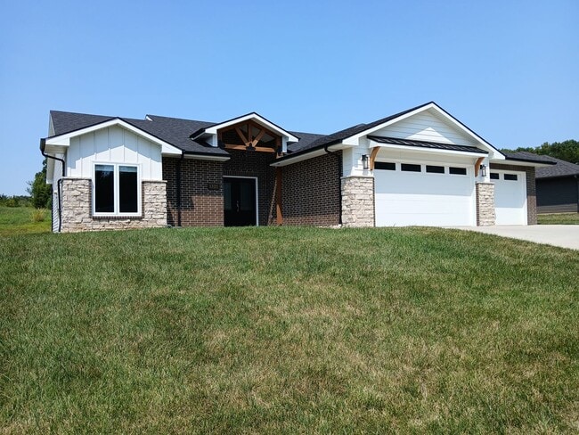 Photo - 1325 Summerfield Dr