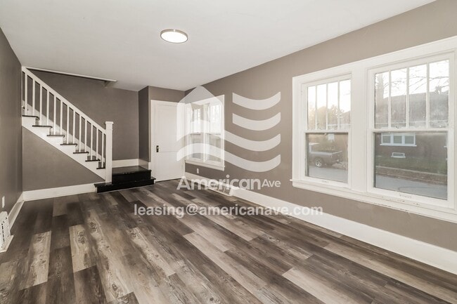 Photo - 1002 E Victoria St