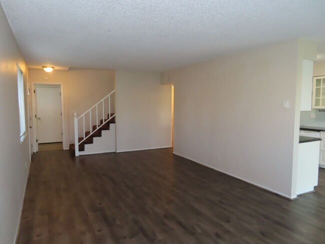 Photo - 3 Bed/ 1.5 Bath Townhouse Near Gateway Are...