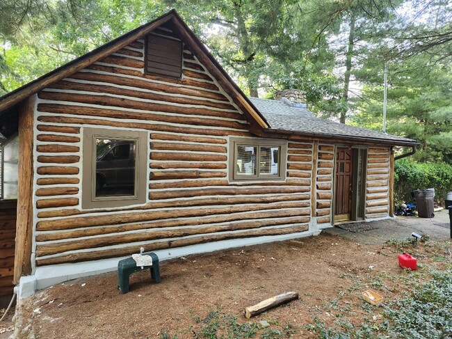 Photo - 66 Mohawk Trail House