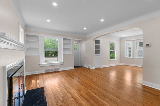 Photo - 1388 Vernier Rd