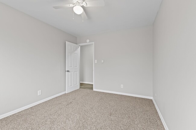 Photo - 4200 N Arlington Ave Unit 3