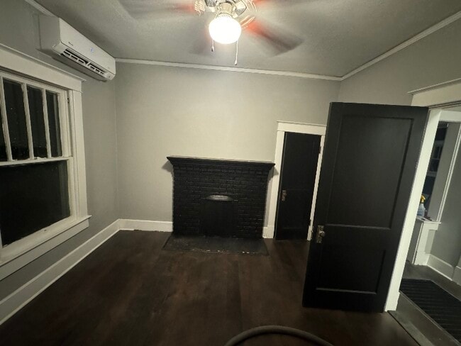 Photo - 415 Howell St