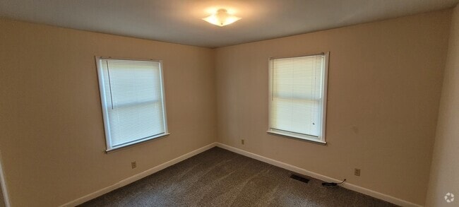 Building Photo - 8326 Linville Rd Rental