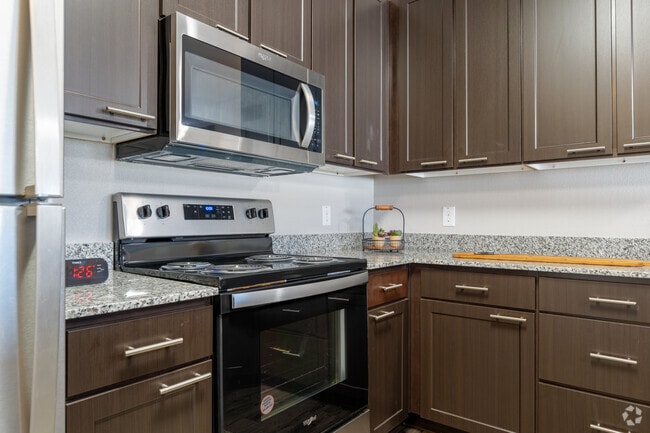 1BR, 1BA - 791SF - Cocina - Creekside At Kenney's Fort