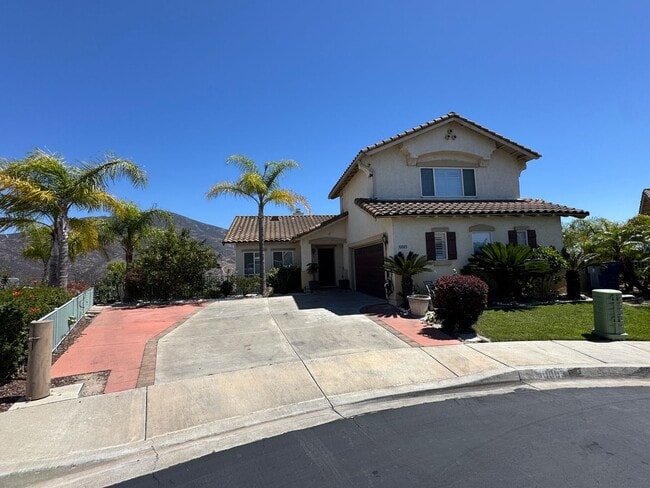 Building Photo - Beautiful 5 Bedroom Home
