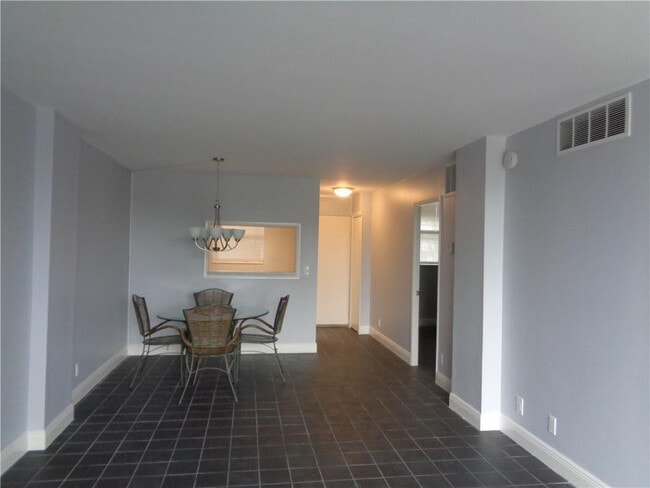 Photo - 1777 SE 15th St Unidad 218