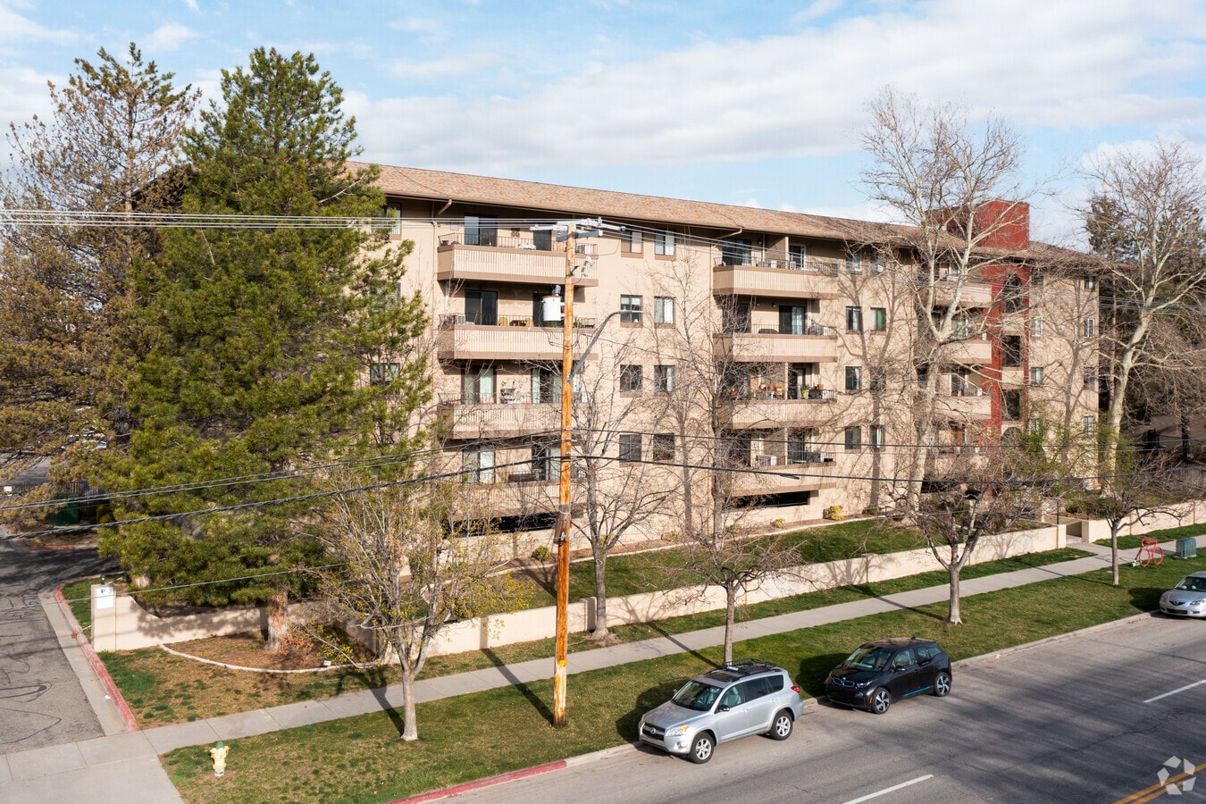 Photo - Towne Park Condominiums