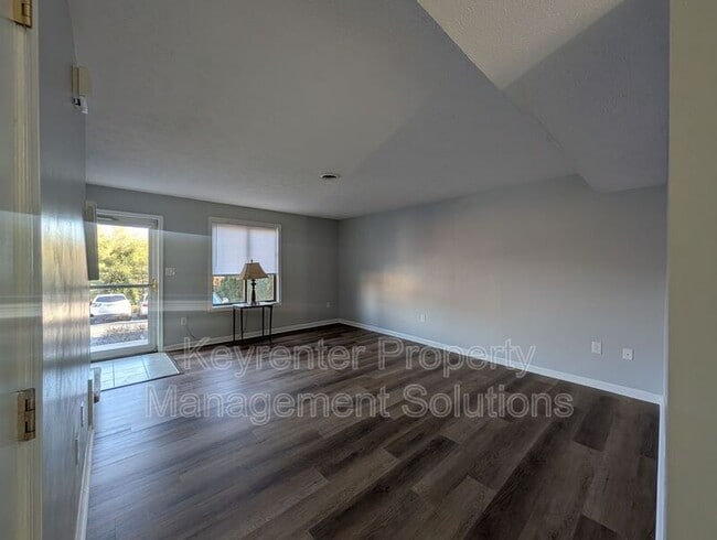 Photo - 500 Winchester Ave Unit #B3