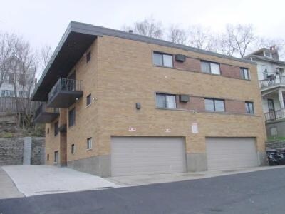 Photo - 210 Hastings St