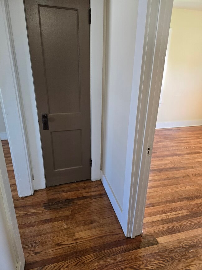 Linen closet - 119 Main St Unidad #2