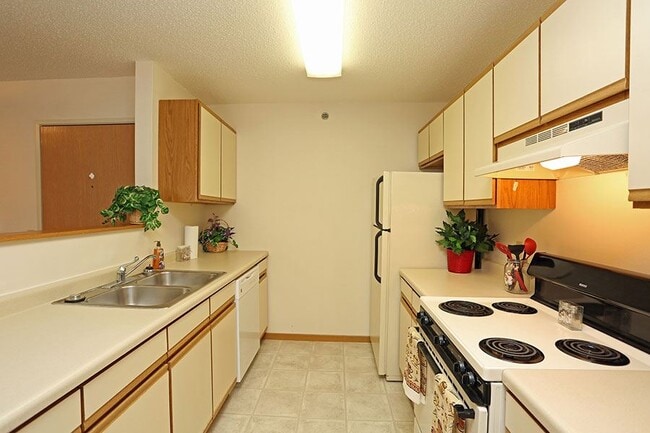 BAY MANOR APARTMENTS