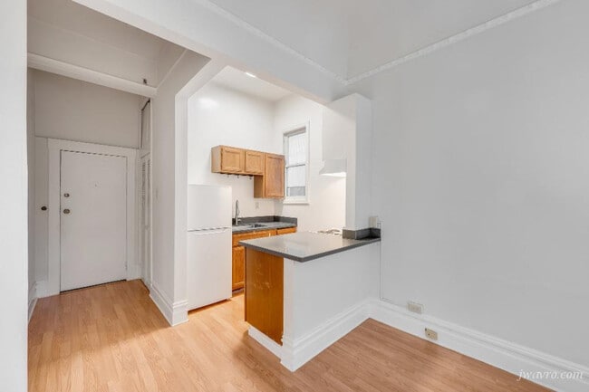 Building Photo - 769 Cole St Unit K1