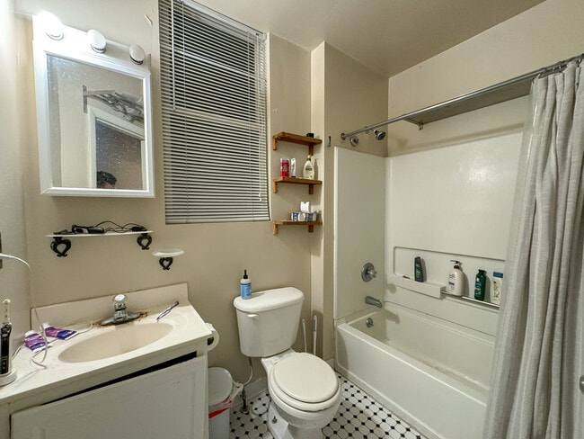 Photo - 1415 Chapin St NW