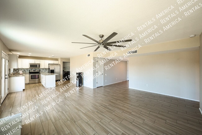 Photo - 10627 S 44th St