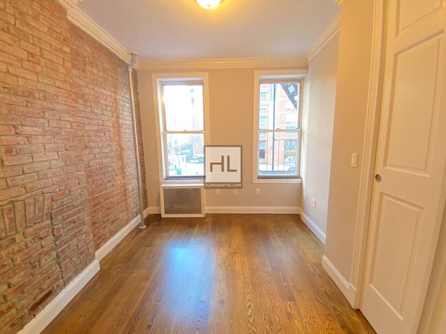 Building Photo - AMAZING 1 BR APARTMENT! WON’T LAST!! NO BR...