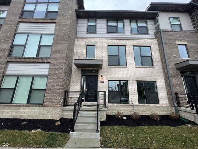 Photo - 635 Golborne St Condo