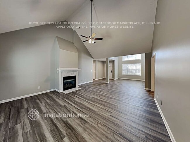 6808 Loretta Pl