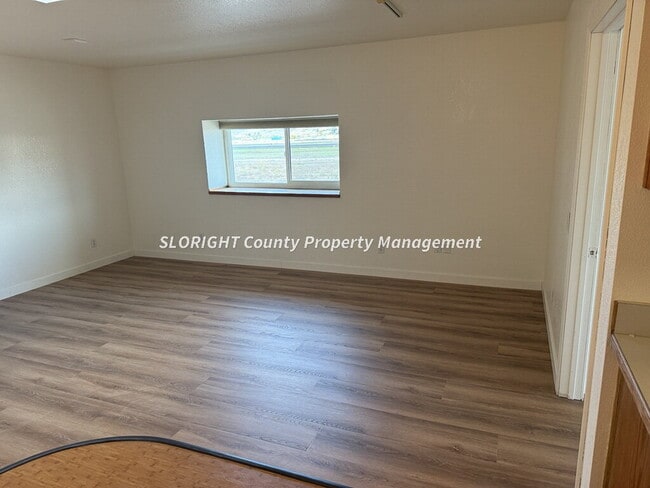 Building Photo - AVAILABLE NOVEMBER - 2 Bedroom / 1.5 Bath ... Unit A