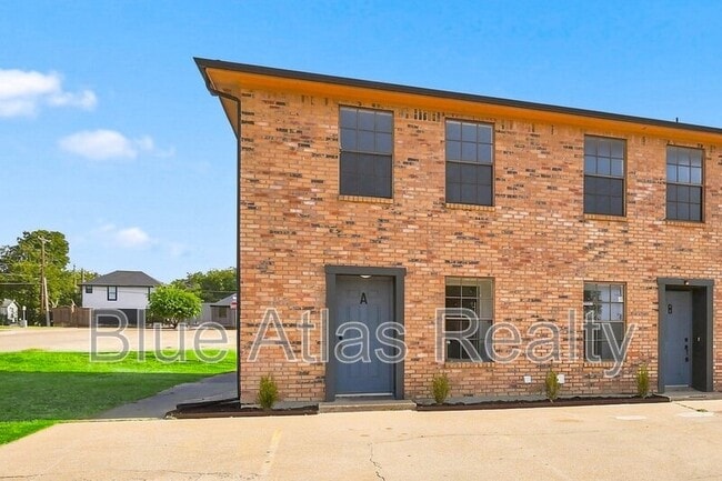 Photo - 8108 Foxfire Ln