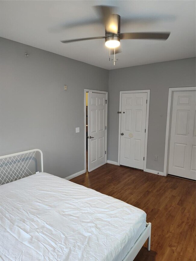 Photo - 2502 Leon St Unit 304