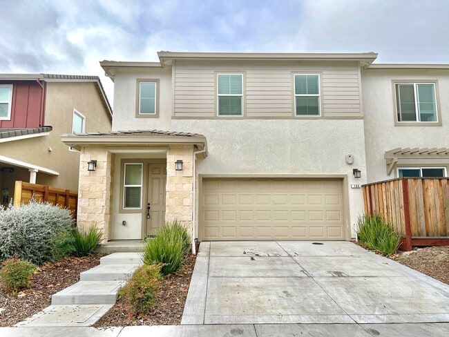 Building Photo - Beautiful Duets at Westfield in Hollister