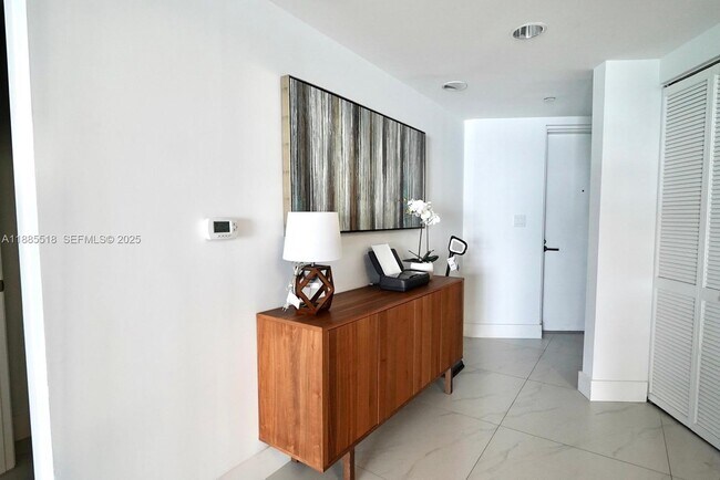 Photo - 9821 E Bay Harbor Dr Unit 502