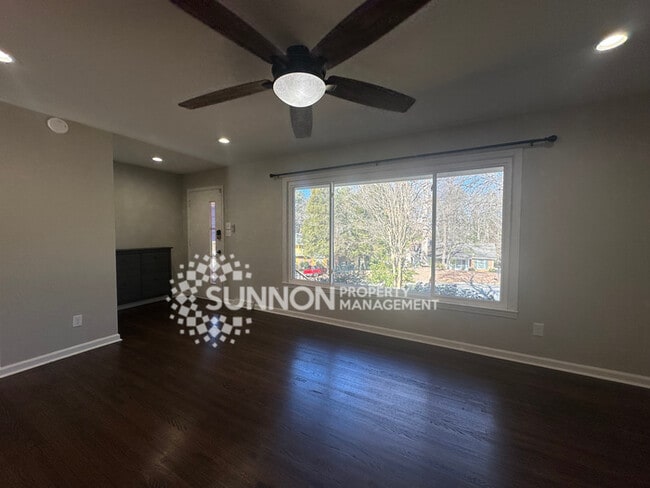 Photo - 4 Bedroom in Montclaire South