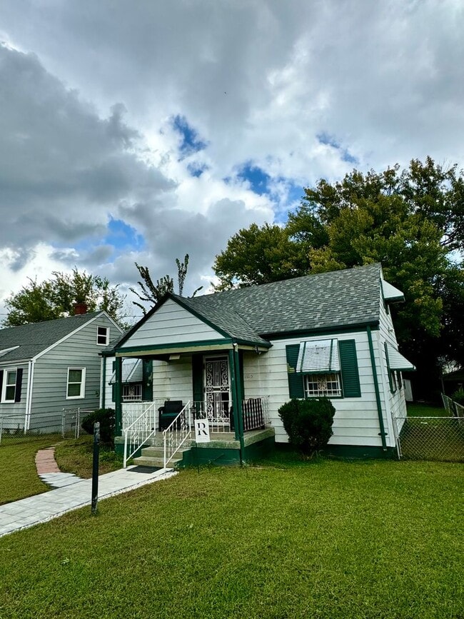 Building Photo - 3 bed house in Church Hill! Central HVAC, laundry, yard with shed!