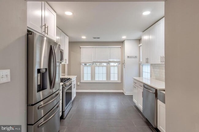 Photo - 5460 Lighthouse Ln