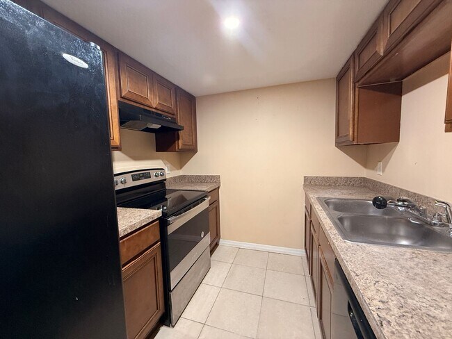 Photo - 2/2 Condo with Lake Views