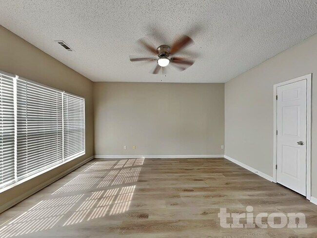 Photo - 5090 Oakley Commons Blvd