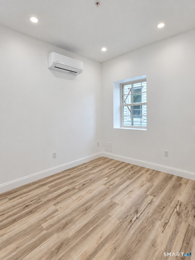 170 Pearl St Unidad B