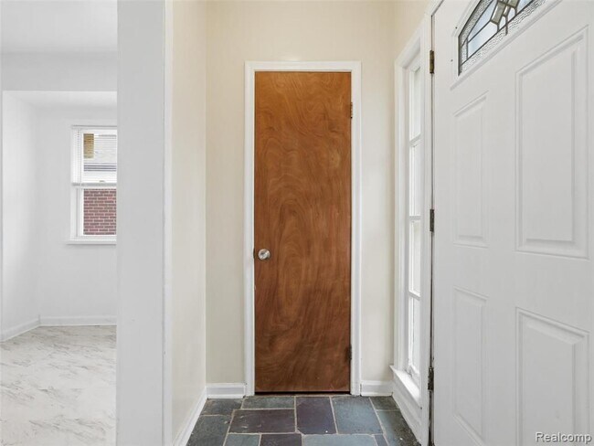 Photo - 20271 Grandville Ave