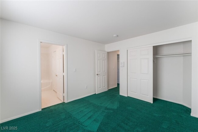 Building Photo - 10870 Mallorca Ave