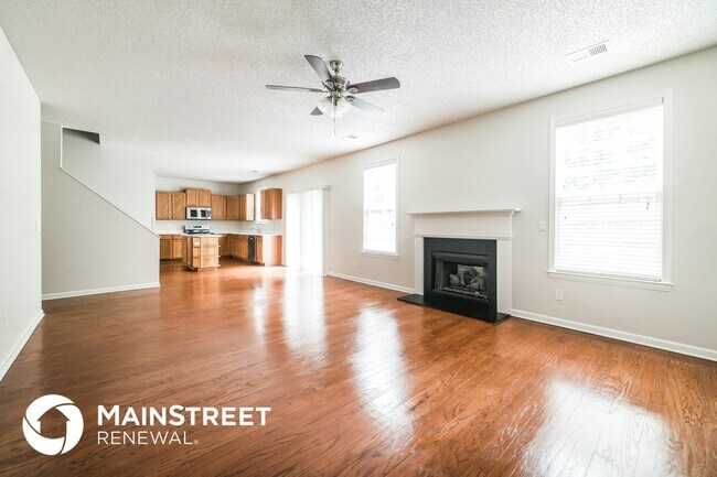 Photo - 4475 Feather Way