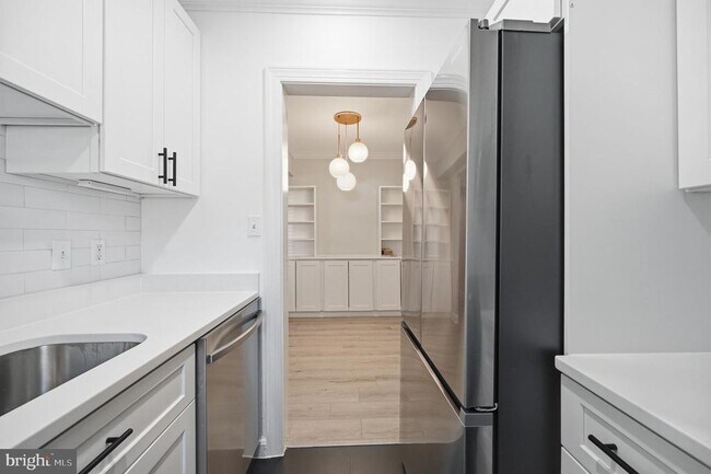 Photo - 906 S Washington St Unit 111